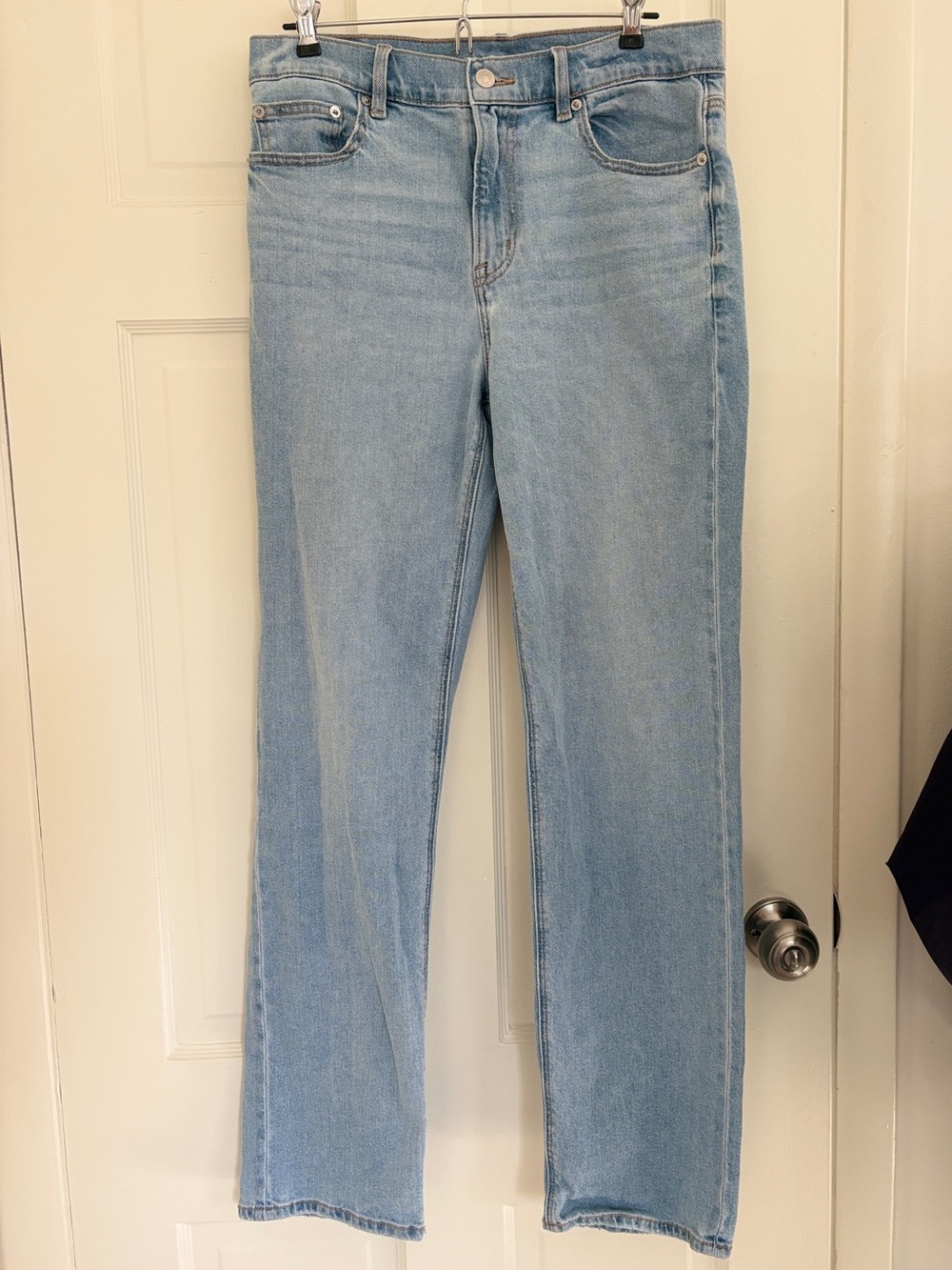 American Eagle Super High-Rise Straight Jeans - Size 8 Long Light Blue Wash Tall